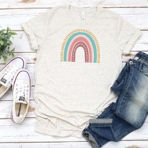 Cute Rainbow Graphic Tee in Oatmeal